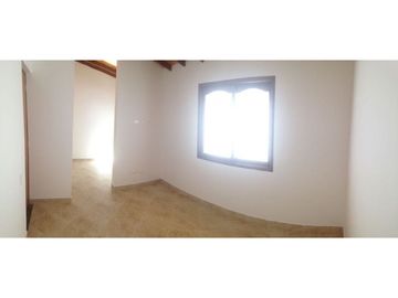 Se vende casa en La Ceja m, sector Gualanday, 2 niveles y manzarda
