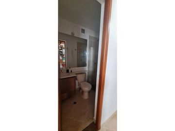 Se vende casa en La Ceja m, sector Gualanday, 2 niveles y manzarda