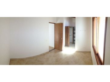 Se vende casa en La Ceja m, sector Gualanday, 2 niveles y manzarda