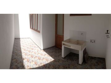 Se vende casa en La Ceja m, sector Gualanday, 2 niveles y manzarda