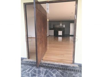 casa en venta en altos de hycatá. Cod V2747