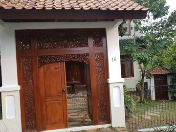 Rumah di Sentul, 3Lt, Pool, Furnish, Bukit Golf Hijau