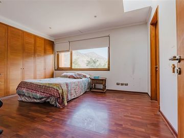 Gran Casa en venta de 6 dorm. en Lo Barnechea