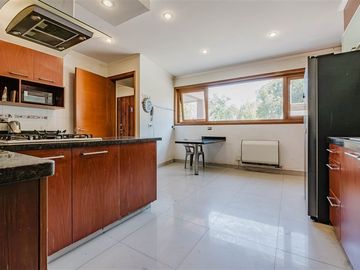 Gran Casa en venta de 6 dorm. en Lo Barnechea