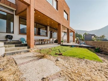 Gran Casa en venta de 6 dorm. en Lo Barnechea
