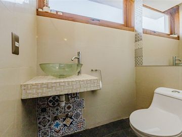 Gran Casa en venta de 6 dorm. en Lo Barnechea