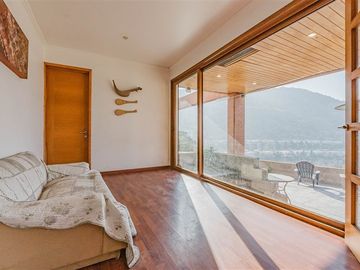 Gran Casa en venta de 6 dorm. en Lo Barnechea