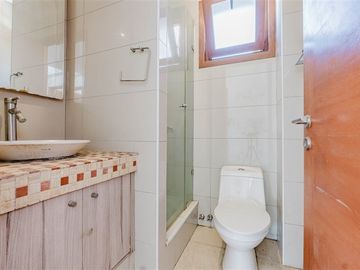 Gran Casa en venta de 6 dorm. en Lo Barnechea
