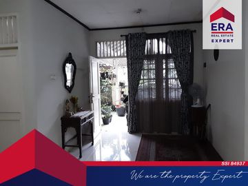 Dijual Rumah Satu Setengah Lantai Lokasi Strategis