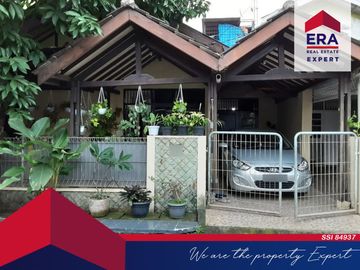 Dijual Rumah Satu Setengah Lantai Lokasi Strategis