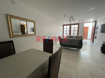 🏡 **Encantadora Casa Urbana en Venta en Chiclayo**

¿Buscas el hogar ideal para tu familia en una ubicación privilegiada? ¡No busques más! Te presen