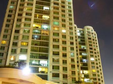 Nice 2BR unit for SALE in Bonifacio Ridge, BGC The Fort