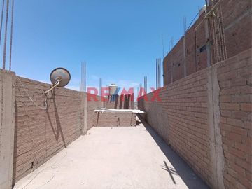 🏡 ¡Casa comercial de ensueño en venta! 🏡
 
Ubicada en la Av. Chiclayo, José Leonardo Ortiz, Chiclayo, esta imponente casa de 3 pisos ofrece 348.32 m