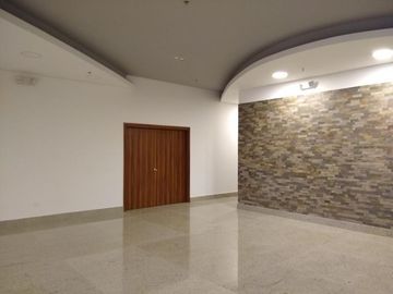 oficina en arriendo/venta en bellavista. Cod A105684