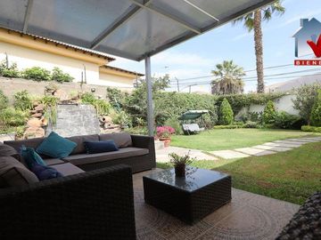 Linda Casa De Amplios Ambientes Con Full Seguridad. Casa Moderna