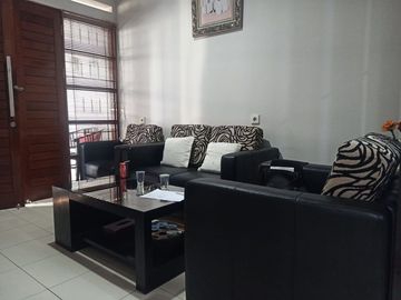 DIJUAL MURAH RUMAH SECOND 2 LANTAI DI MARLBORO DENPASAR BARAT