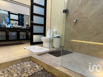 Venta de casa con 1 sola planta y seguridad 24/7 seguridad En Alfonso Millán  Huertas del Llano