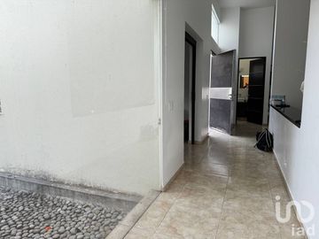 Venta de casa con 1 sola planta y seguridad 24/7 seguridad En Alfonso Millán  Huertas del Llano