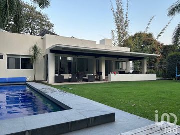 Venta de casa con 1 sola planta y seguridad 24/7 seguridad En Alfonso Millán  Huertas del Llano