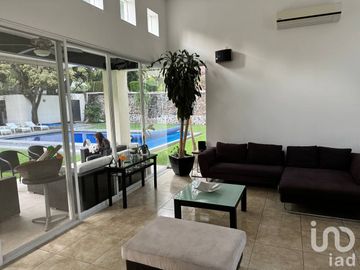 Venta de casa con 1 sola planta y seguridad 24/7 seguridad En Alfonso Millán  Huertas del Llano