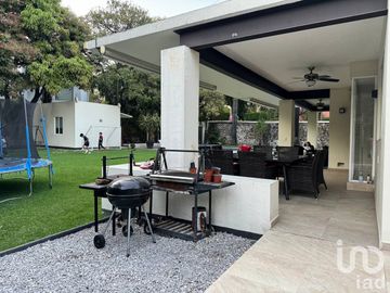 Venta de casa con 1 sola planta y seguridad 24/7 seguridad En Alfonso Millán  Huertas del Llano