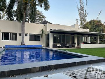 Venta de casa con 1 sola planta y seguridad 24/7 seguridad En Alfonso Millán  Huertas del Llano