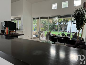 Venta de casa con 1 sola planta y seguridad 24/7 seguridad En Alfonso Millán  Huertas del Llano