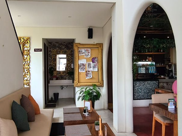 DISEWAKAN BISNIS CAFE FULLY OPRATIONAL DI KEROBOKAN BADUNG
