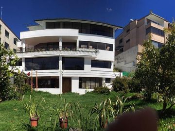 Vendo amplia casa más galpon, 997m2, Sector San Fernando