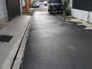 DIJUAL RUMAH LAMA (Masih Layak Pakai) DI JL. GRINTING KEBAYORAN BARU JAKARTA SELATAN