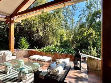 Casa mediterránea con amplio jardin y piscina, Lo Barnechea