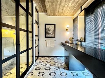 Casa mediterránea con amplio jardin y piscina, Lo Barnechea
