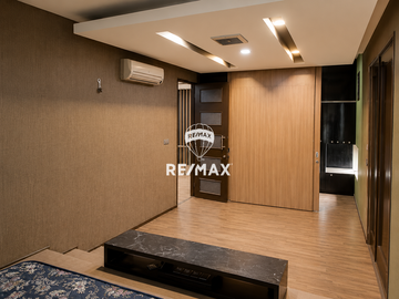 DIJUAL CEPAT! Rumah Mewah di Boulevard Banjar Wijaya, Hanya 50 Meter dari Gerbang Utama