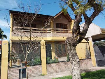 Casa PH en venta en Wilde Oeste