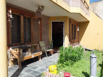 Casa PH en venta en Wilde Oeste