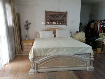 Dijual Cepat Rumah Nyaman Dan Halaman Luas Di Bintaro Sektor 9