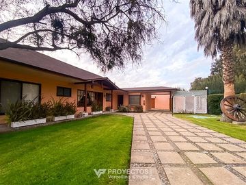 Casa en venta de 6 dorm. en Las Cabras
