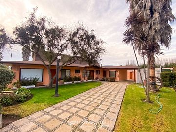 Casa en venta de 6 dorm. en Las Cabras