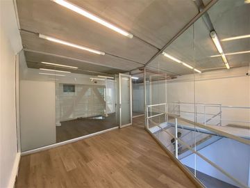 Oficina en Venta en Oficina dúplex 120 m2 en dos plantas