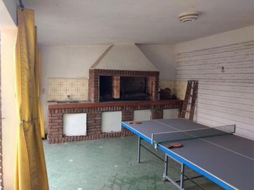 CHALET DE 5 AMBIENTES EN EXCELENTE UBICACIÓN