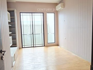 Rumah Modern Strategis Cluster Asia Greenlake City Cipondoh
