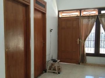xyauf.Rumah Mulyosari Tengah Minimalis Siap Huni
