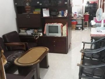 xyauf.Rumah Mulyosari Tengah Minimalis Siap Huni