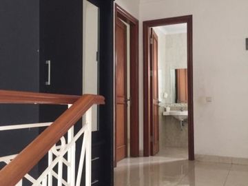 Disewakan Rumah Besar Vermont Parkland BSD City Tangerang