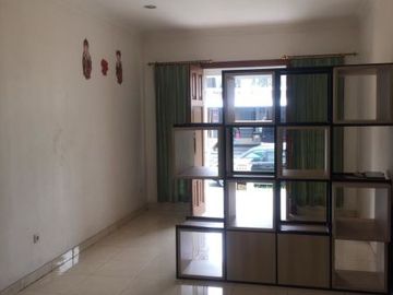 Disewakan Rumah Besar Vermont Parkland BSD City Tangerang