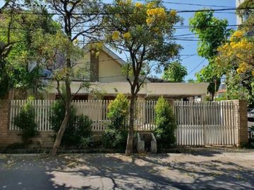 Rumah Raya Ngagel Jaya Utara hadap selatan, Strategis