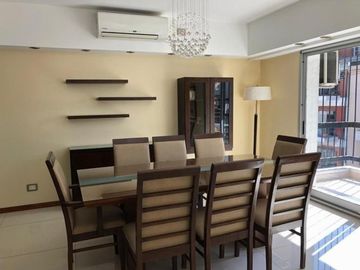 RECOLETA -Moderno y lujoso piso de 5 ambientes, con dependencia, cochera y baulera