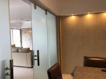RECOLETA -Moderno y lujoso piso de 5 ambientes, con dependencia, cochera y baulera