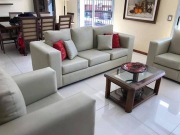 RECOLETA -Moderno y lujoso piso de 5 ambientes, con dependencia, cochera y baulera