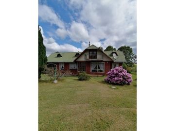 Hermosa casa en Parcela